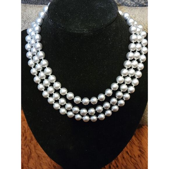 Kenneth Jay Lane 3 strand Pearl Necklace - Picture 1 of 7